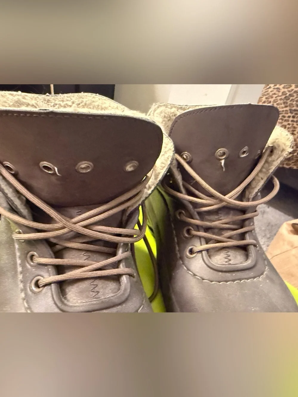 Crocs Women’s 8 Brown Fleece Lined Lace Up Winter Ankle Boots